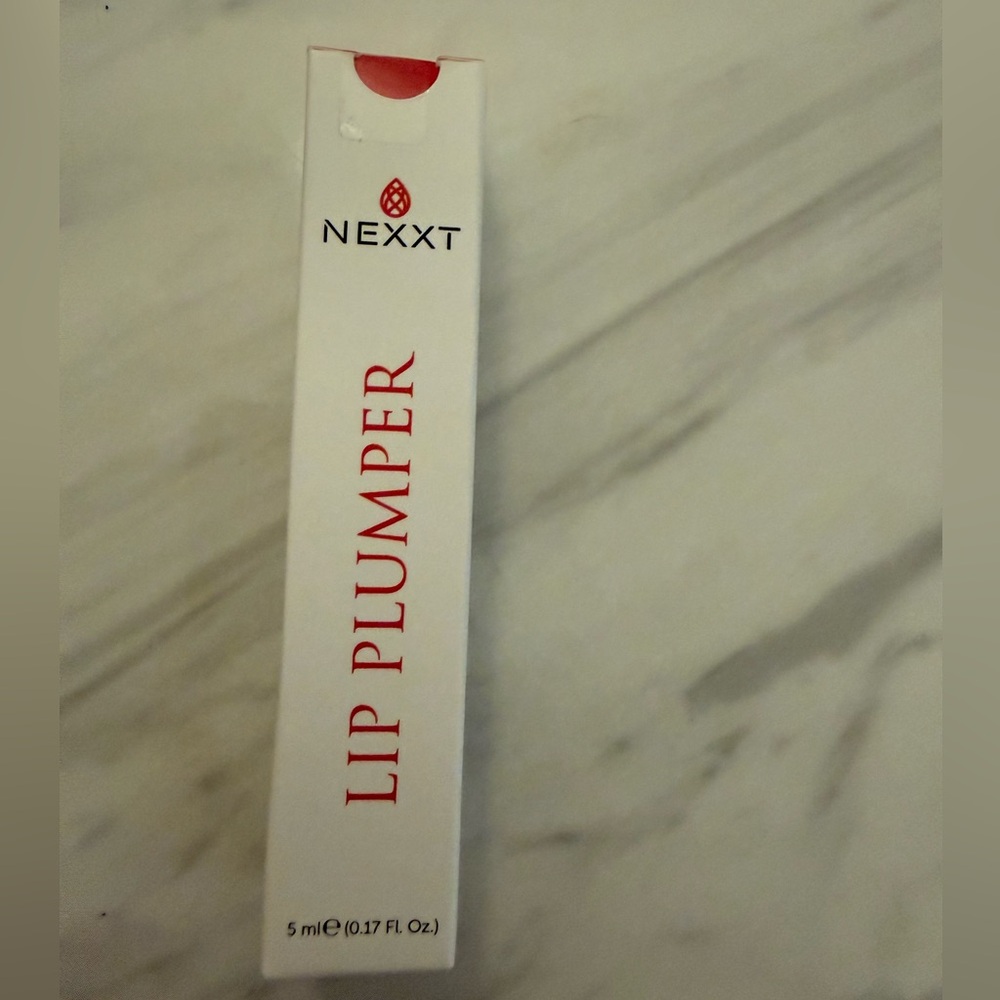 BUNDLE Nexxt Vitamin C Serum, Lip Plumper&Mask, Revive Eye Cream & Retinol Serum - Picture 4 of 10